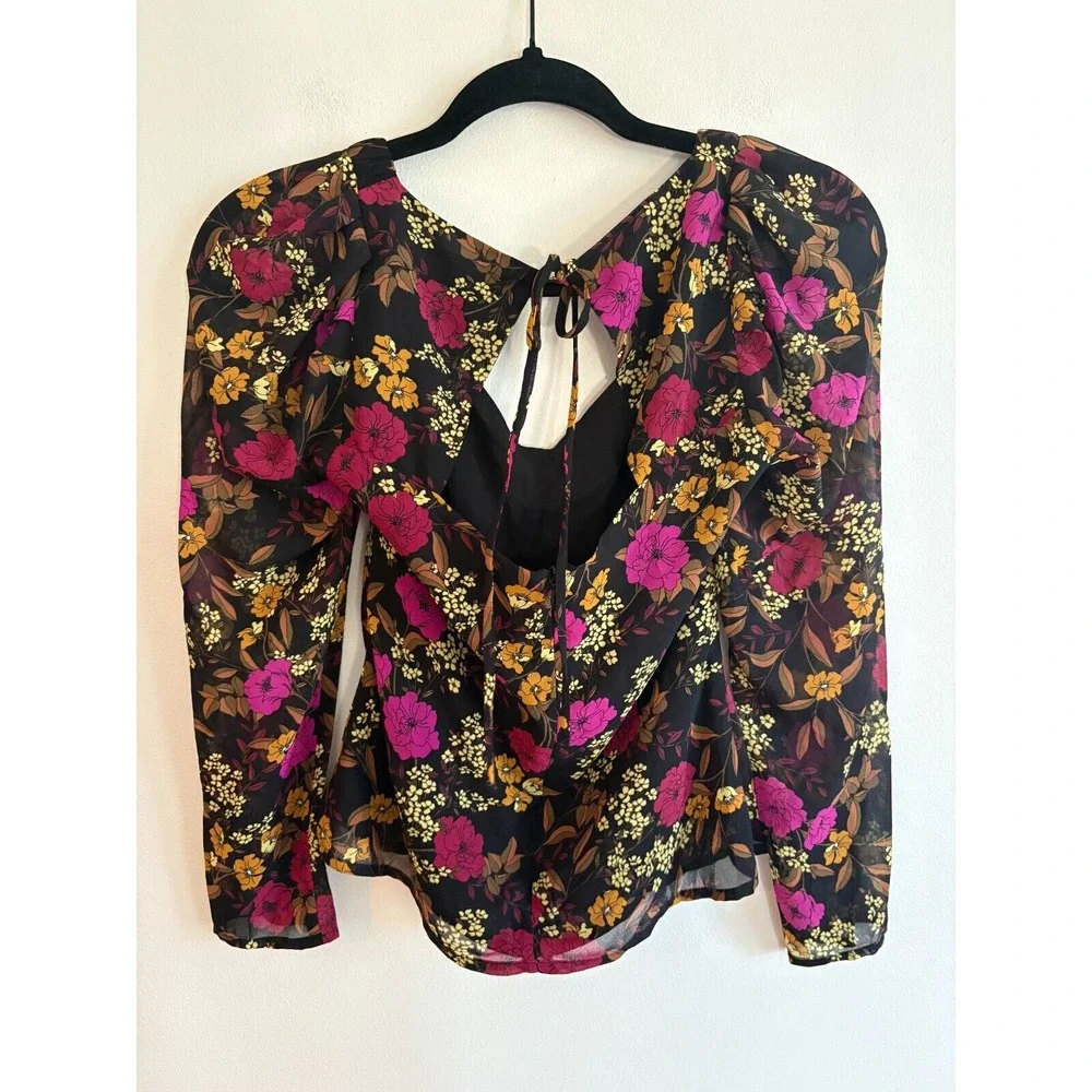 ASTR Blouse Black Floral Rouched Front Puff Sleeve Tie Back Size XS‎